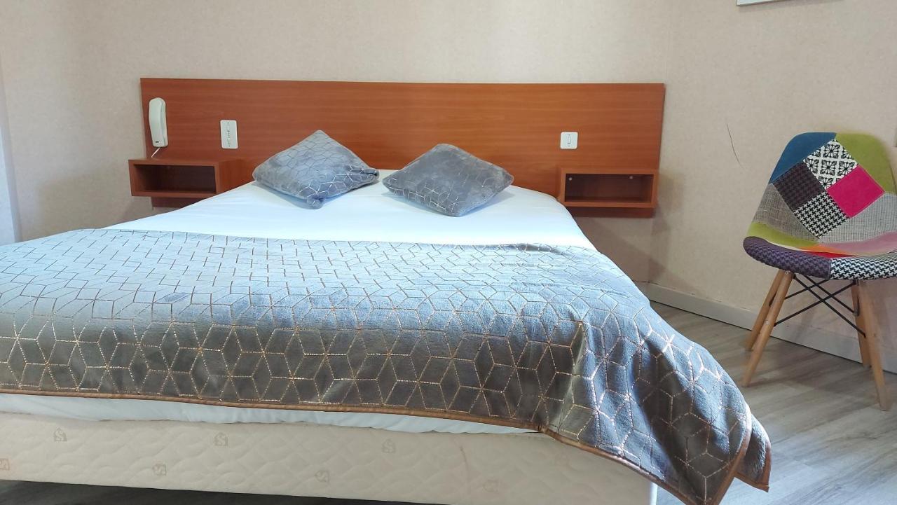 Locqueltas Logis Hotel Vannes Nord Le Clos Des Hortensias מראה חיצוני תמונה